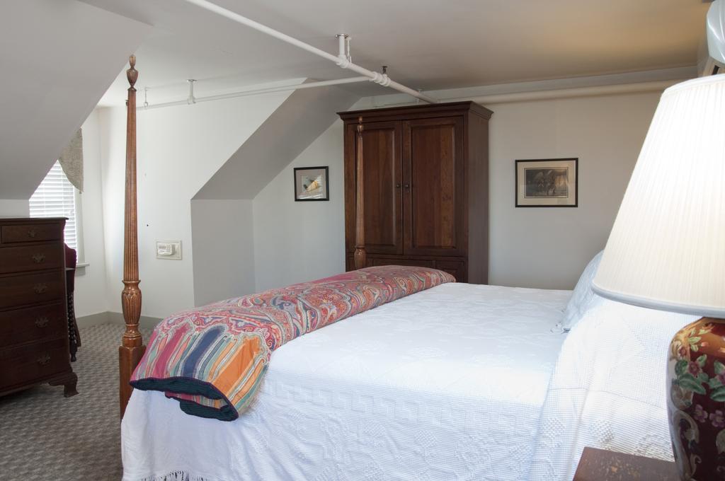 First Colony Hotel