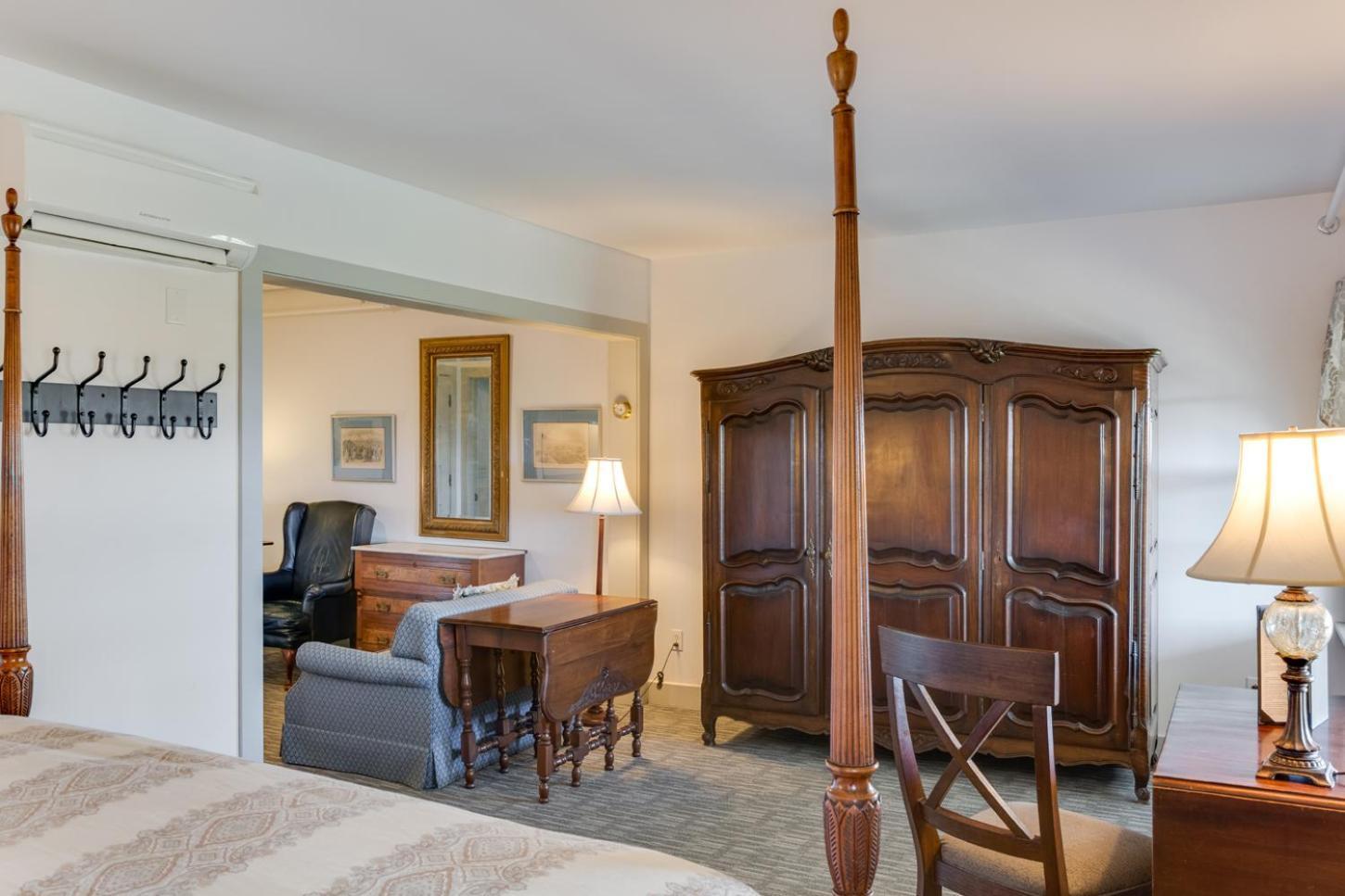 First Colony Hotel