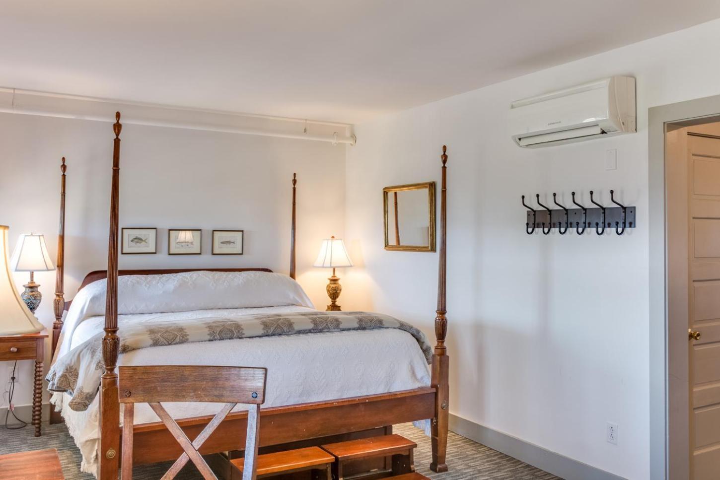 First Colony Hotel 3*