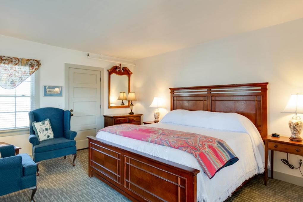 First Colony Hotel 3*