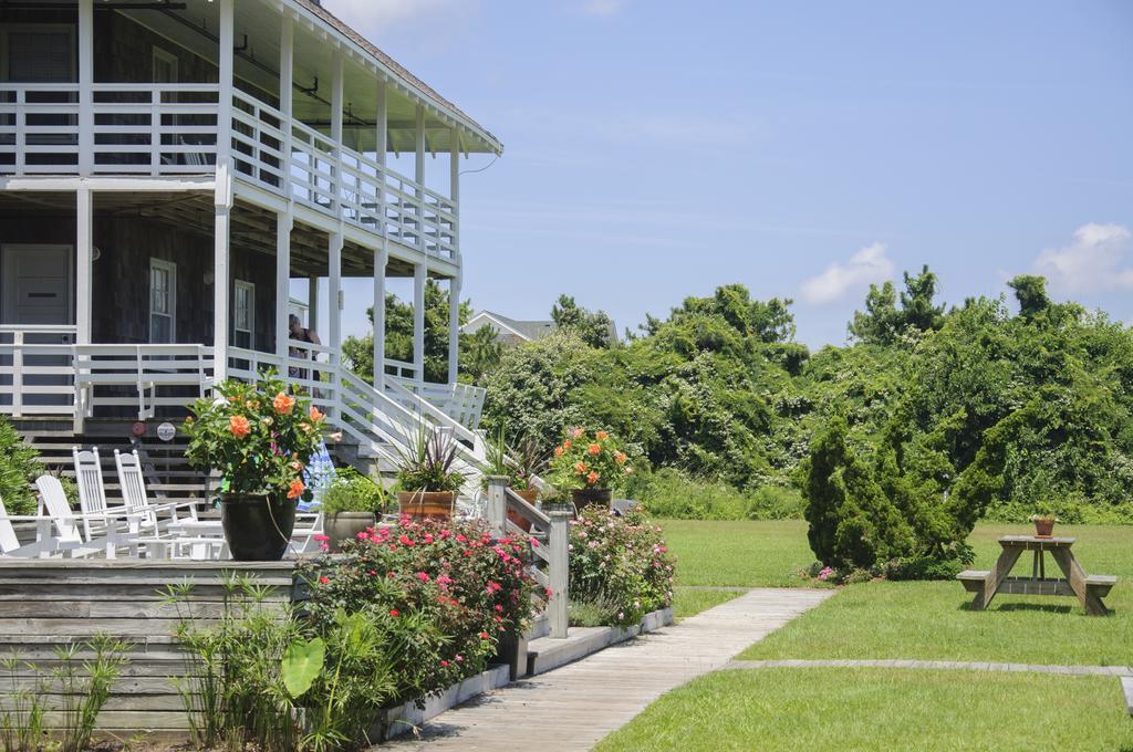 First Colony Hotel